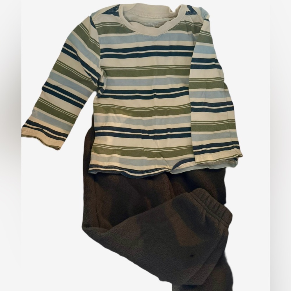 (3/10$) •Toddler Boy Matching Set size 2T (Old Navy & Carters)